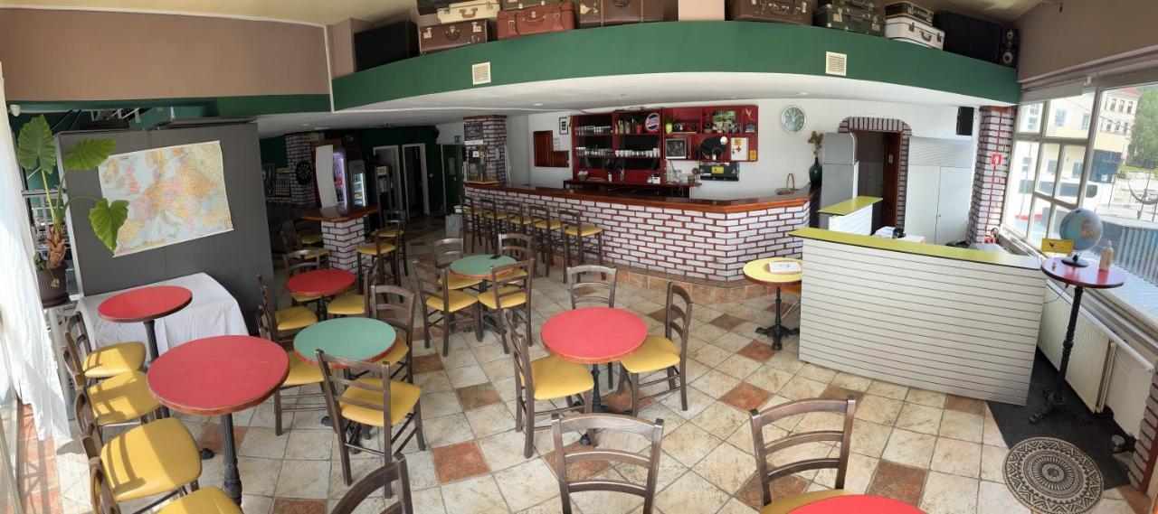 Eagle'S Nest Hostel Postojna Εξωτερικό φωτογραφία
