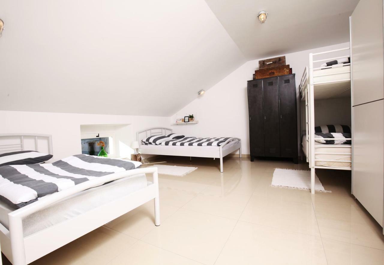 Eagle'S Nest Hostel Postojna Εξωτερικό φωτογραφία