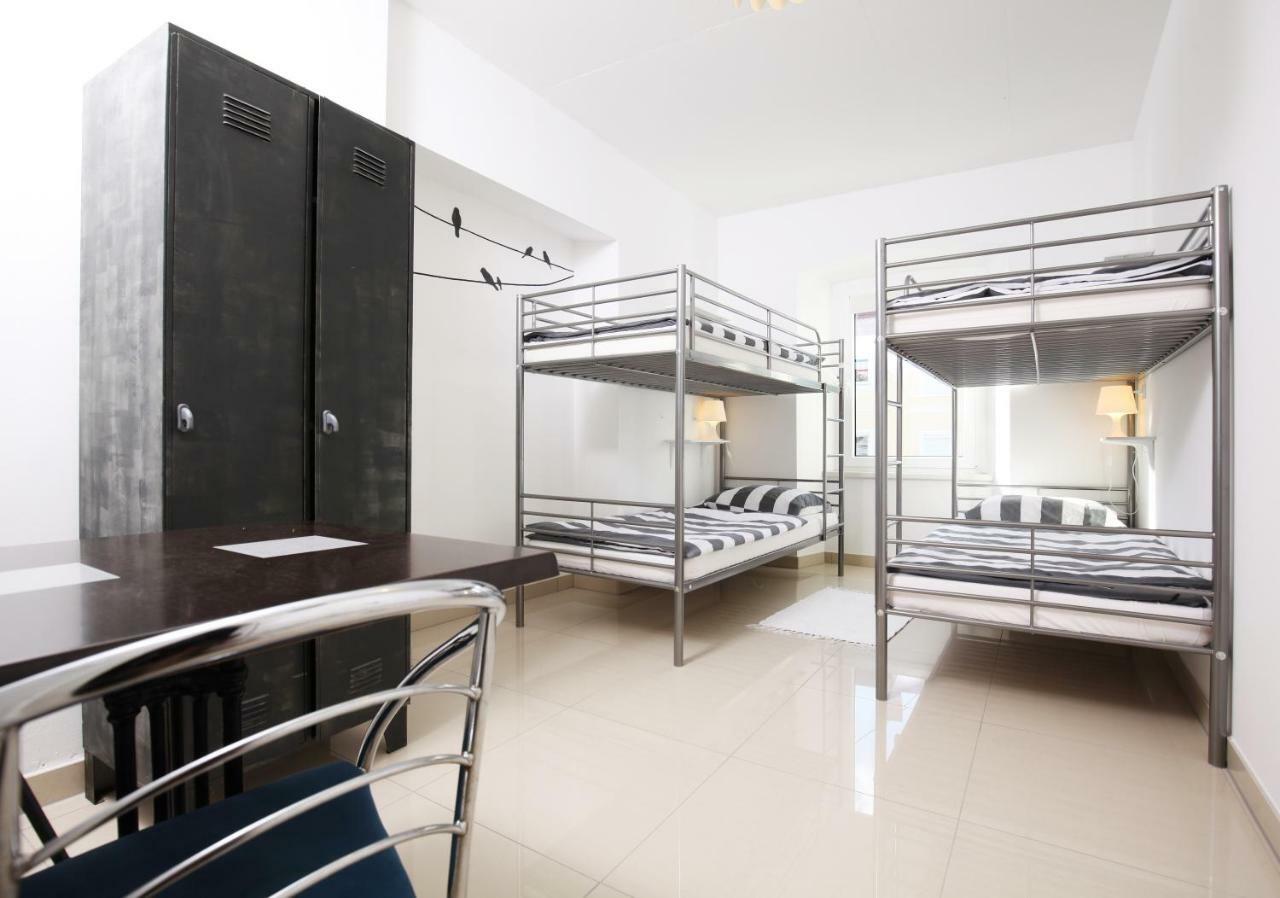 Eagle'S Nest Hostel Postojna Εξωτερικό φωτογραφία