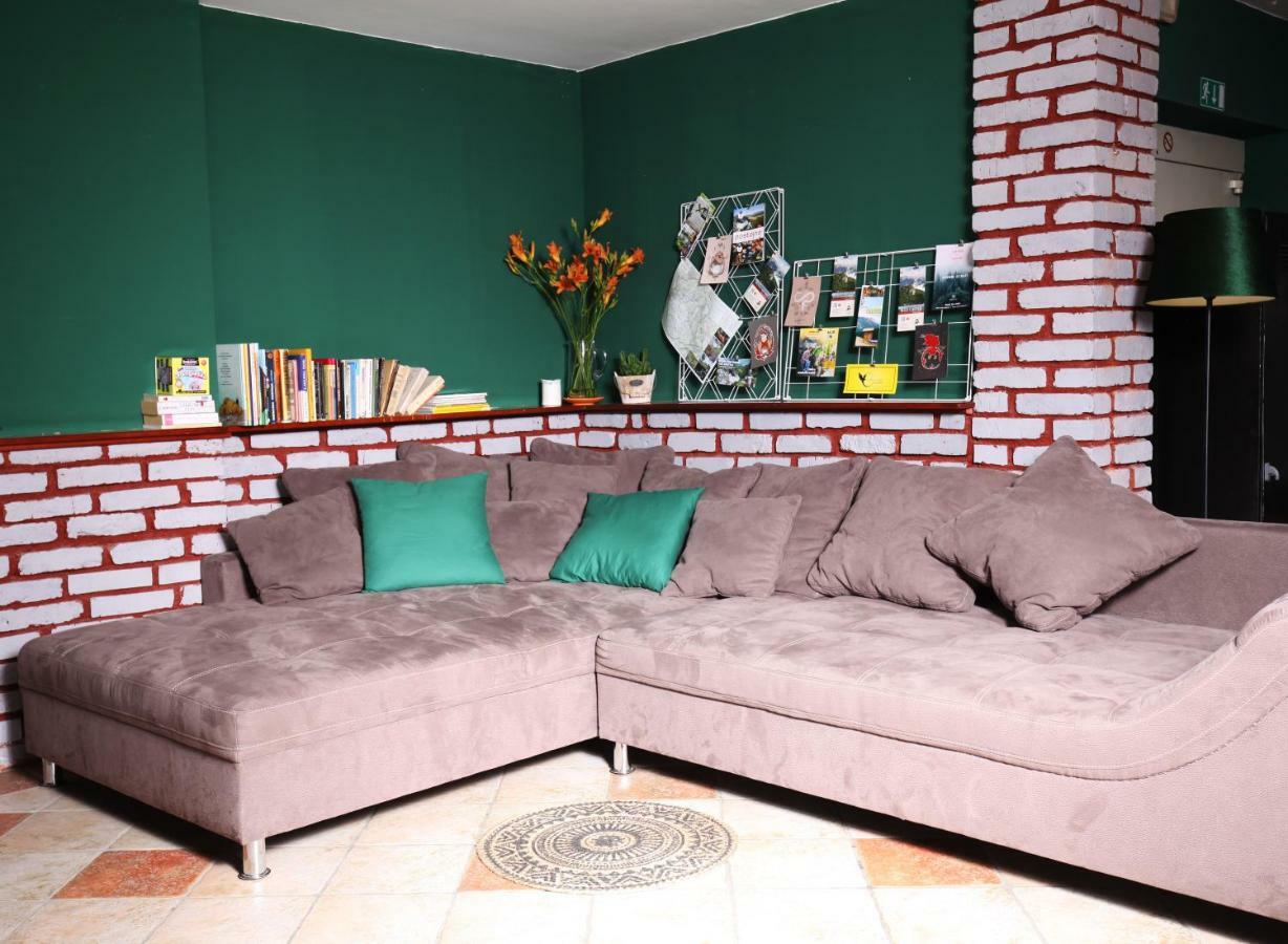 Eagle'S Nest Hostel Postojna Εξωτερικό φωτογραφία